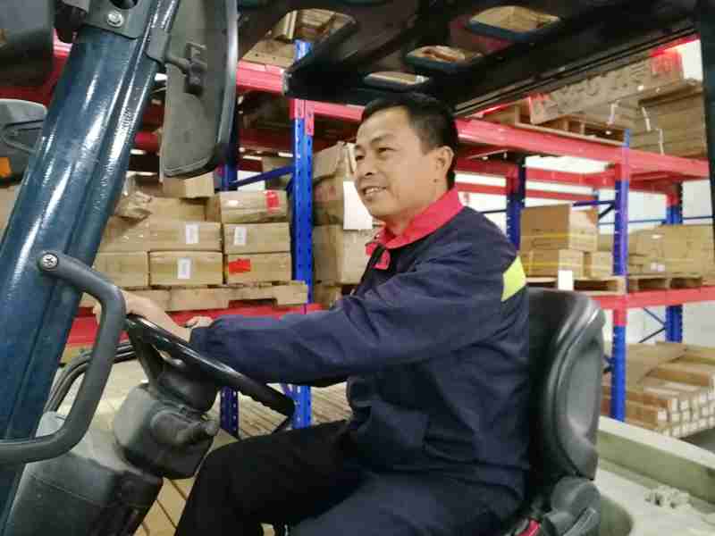 仓储物流日常操作需要哪些设备