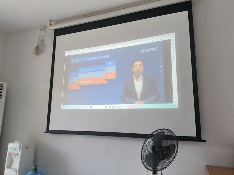 仓储公司营销团队不断学习中进步